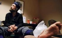 脚崴了尽快康复处理法则 冰敷热敷有技巧