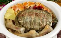 常煲土茯苓草龟汤 可清热祛湿解毒润肤