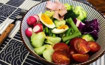 补钙误区 以为吃蔬菜与骨骼健康无关