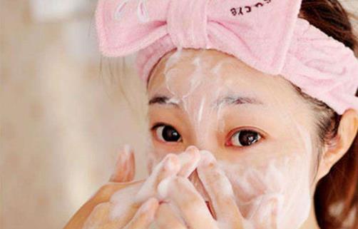 针对不同皮肤类型洗脸  面部肌肤更健康