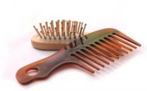 用对梳子竟然可以预防脱发 选购梳子的原则大全