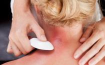 女人常刮痧回到一十八 女性适当刮痧身体喜人变化大