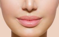 坏习惯会让唇部变残和生病 护肤时不要忘记护唇