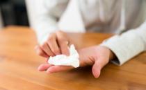 夏秋季手脚出汗吃什么好 手心出汗如何预防才好