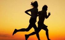 只要记住以下这八点 跑步不但不伤膝还能壮膝