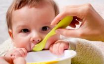 判断宝宝饥饱这些方法超有效 不要宝宝一哭就喂奶