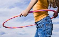 最适合老年人的健身运动 空转呼啦圈健腰椎