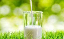 牛奶喝法不对会让健康大打折扣 应当因人而异适度适量