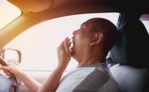 开车犯困别再只会掐大腿 教你开车时如何赶走瞌睡虫