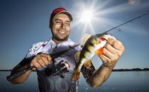 野外钓鱼防风小窍门 春季钓鱼有诀窍