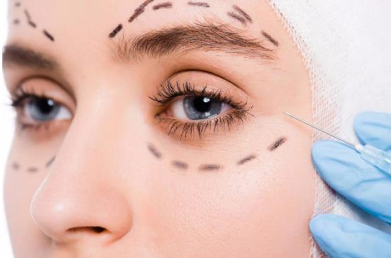 抗衰别随意跟风，“冻龄专家”传奇喷喷让回溯年轻肌