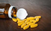 为了健康补充维生素c 服用维生素C片的作用及禁忌